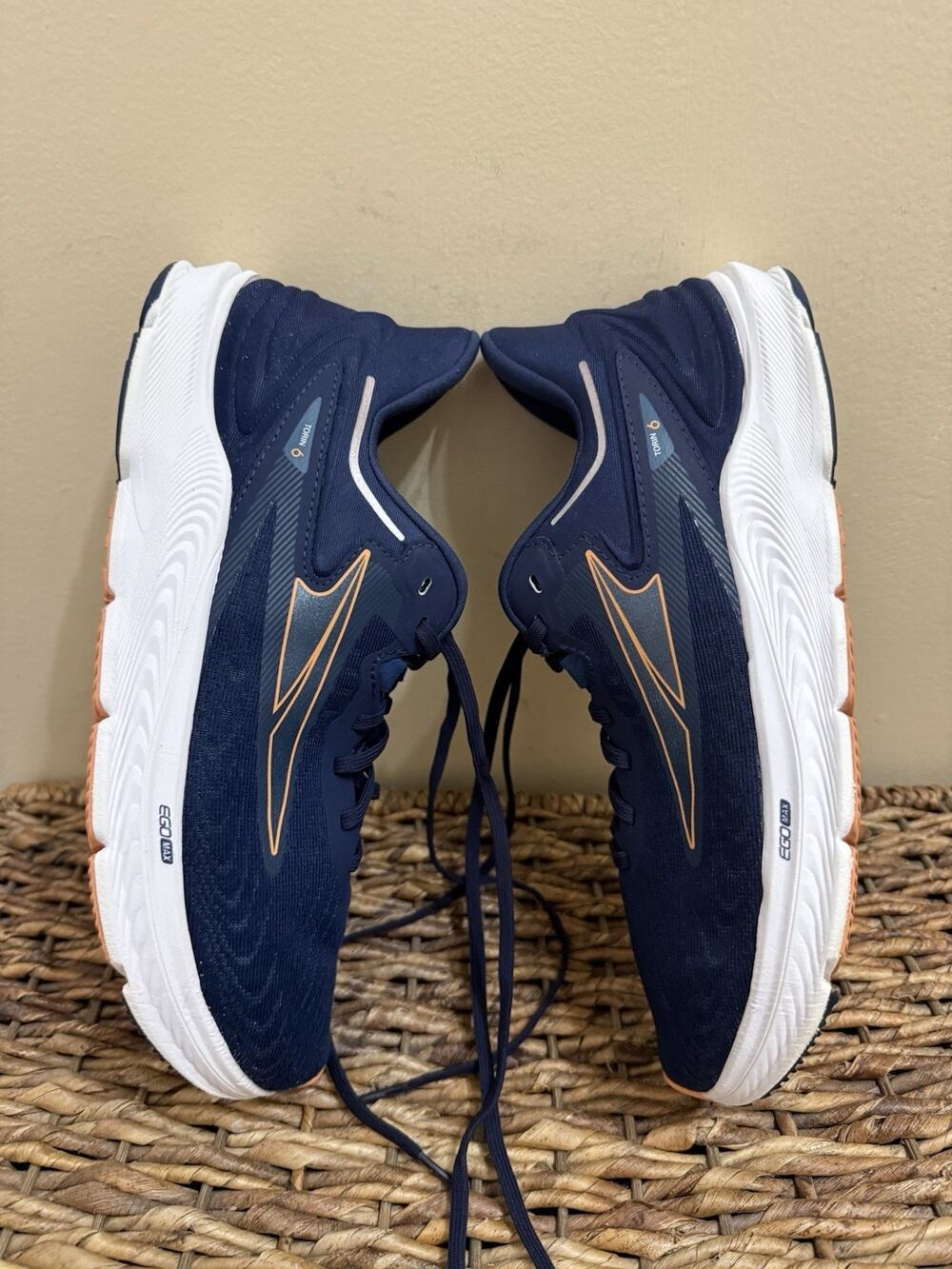 Altra Torin 6 ALOA7R78447 Navy/Coral Running Shoes Sneakers Women's Size 9